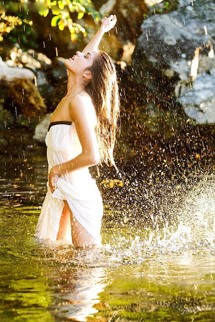 Marie Avgeropoulos in Sandakan