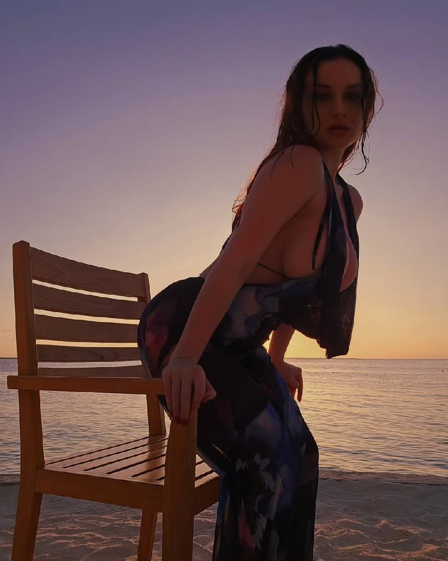 Sexy girl Miranda Faith nude in Sandakan