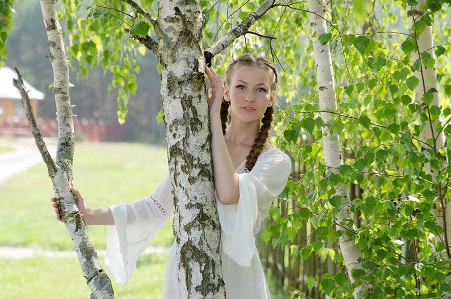 Women in Slavic costumes in Sandakan