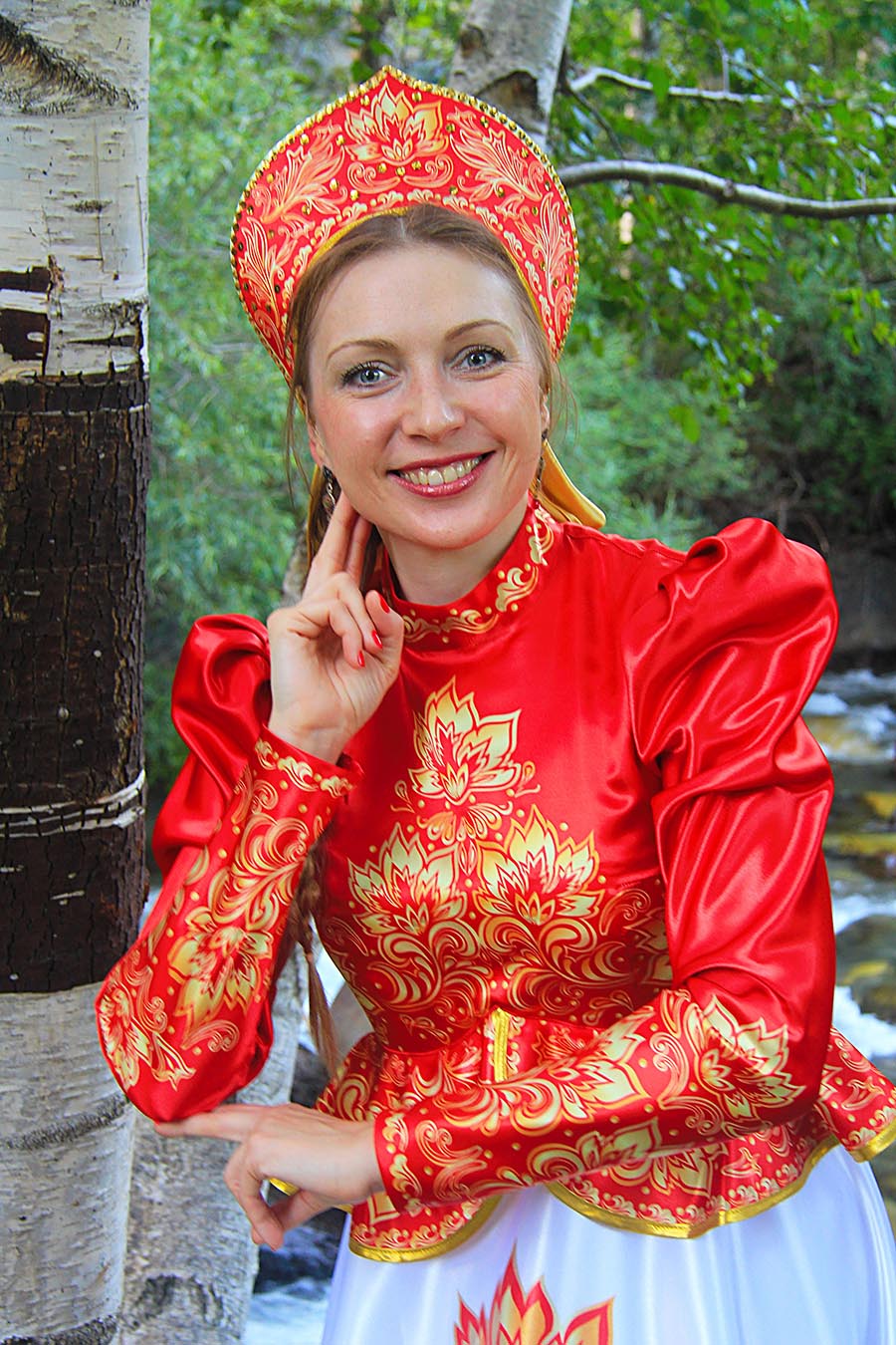 Women in Slavic costumes in Sandakan