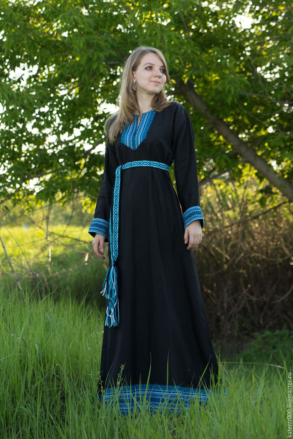 Women in Slavic costumes in Sandakan