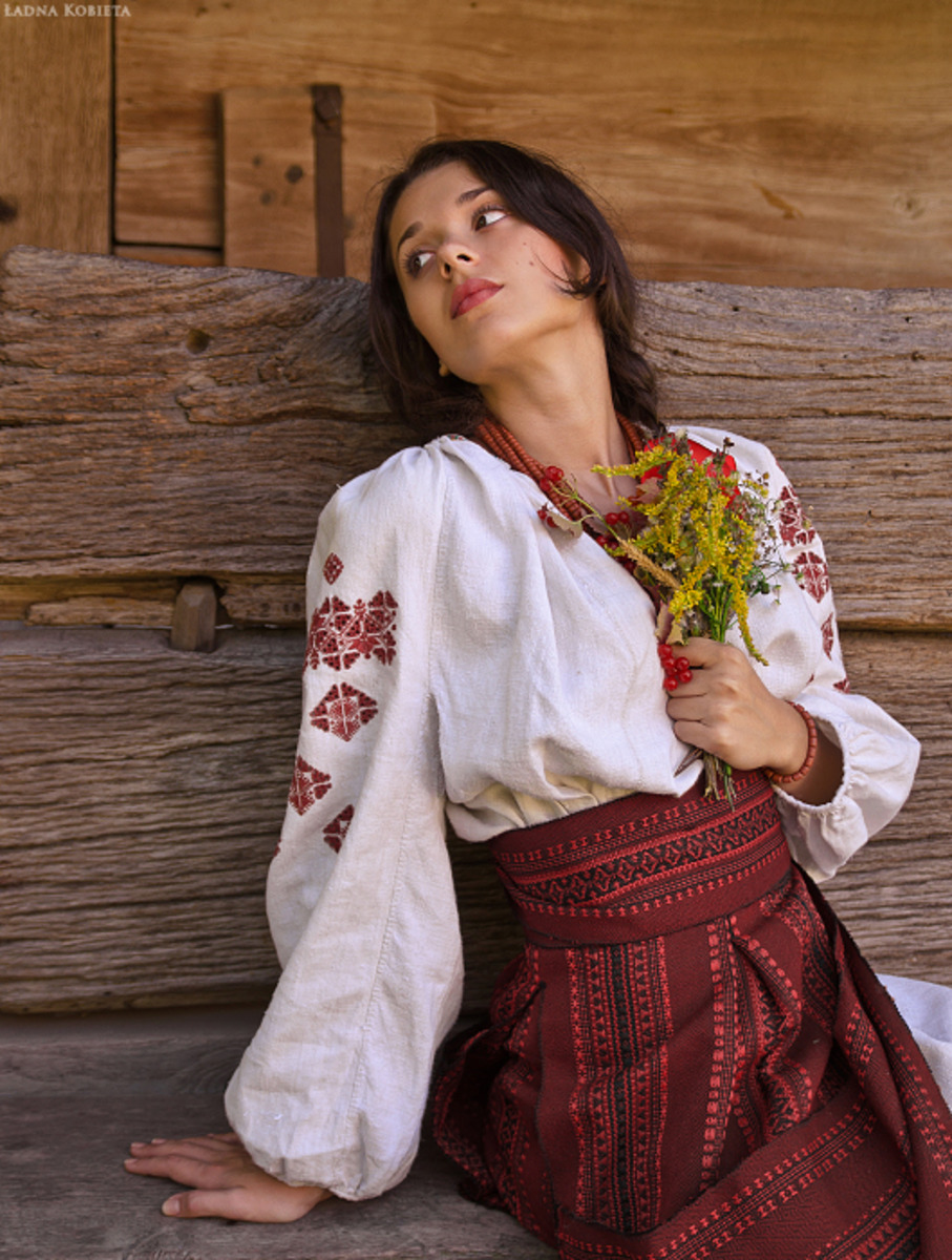 Girls in Slavic costumes in Sandakan