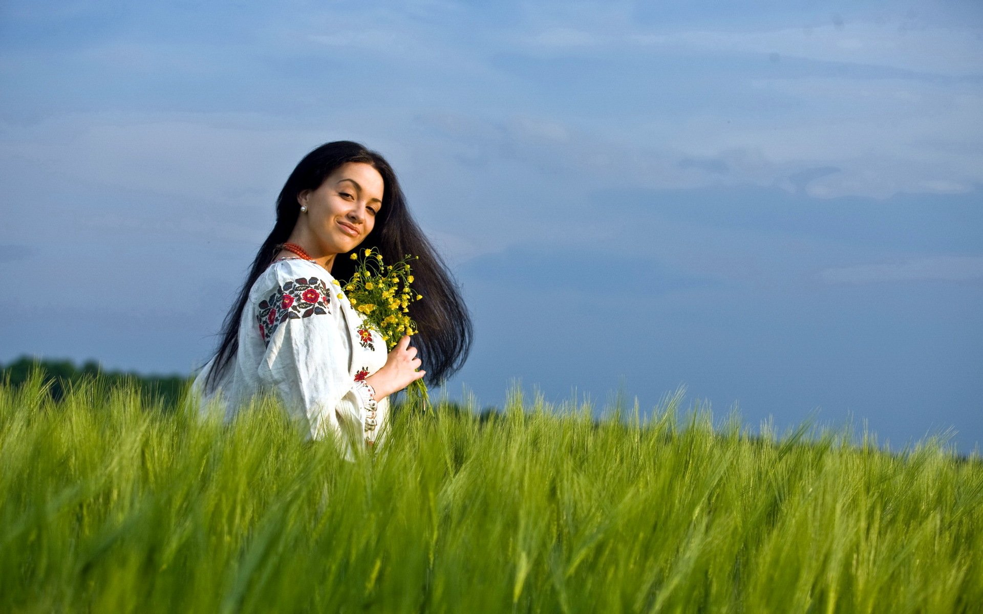 Girls in Slavic costumes in Sandakan