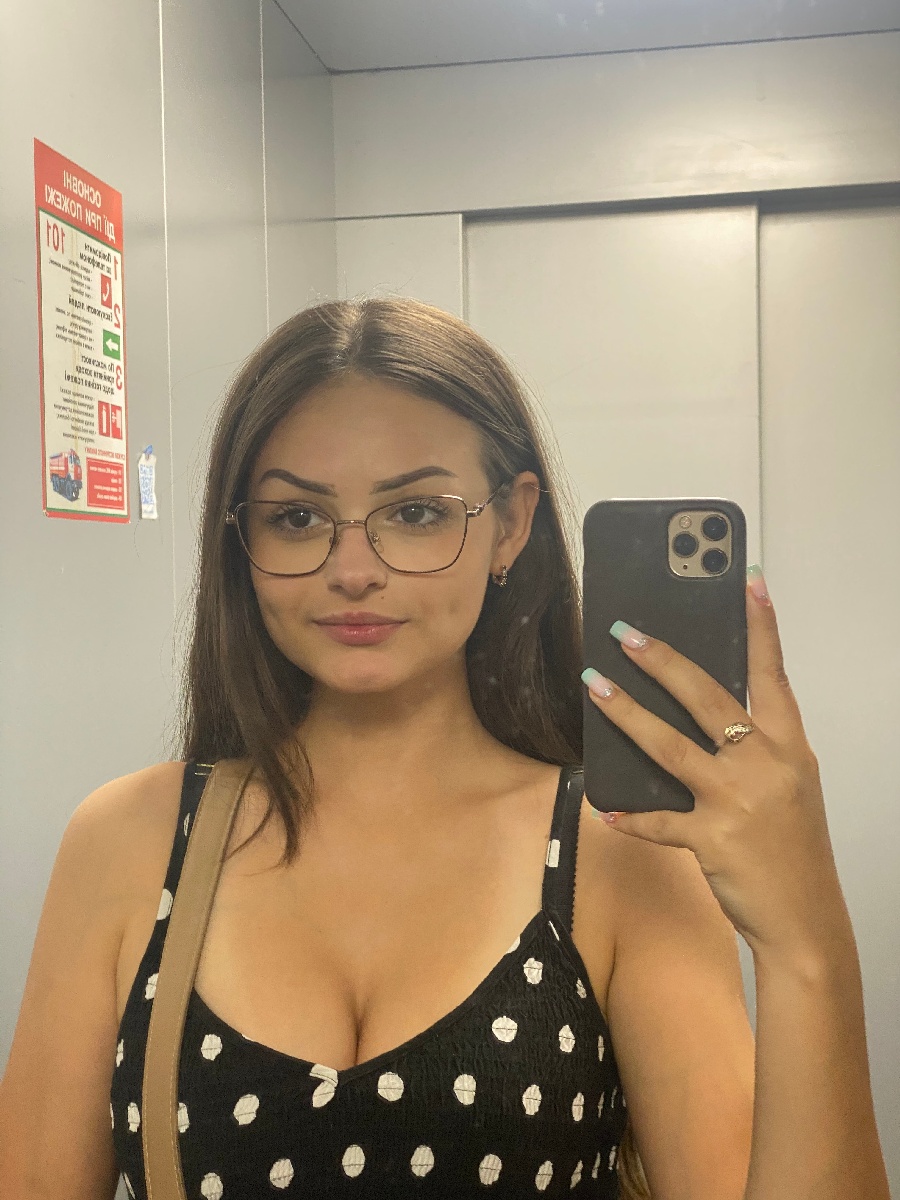 Sexy model Stacy in Sandakan